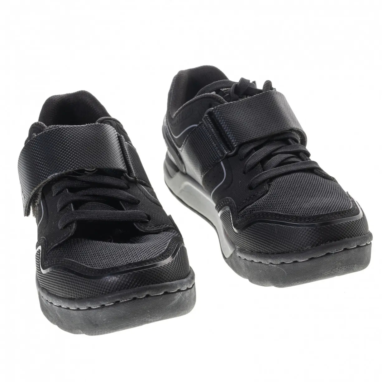 5Black/Dark Grey