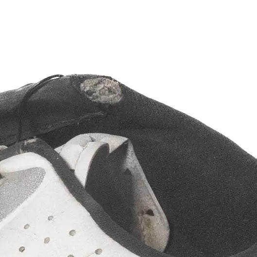 11White/Grey