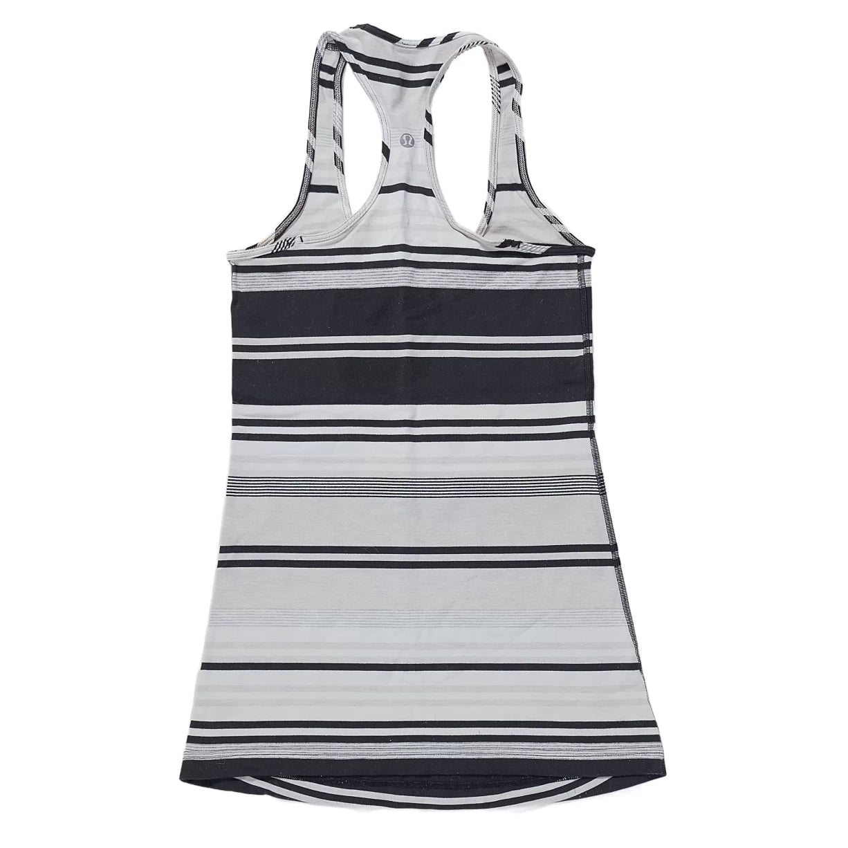 Estimated Size S/MBlack/White