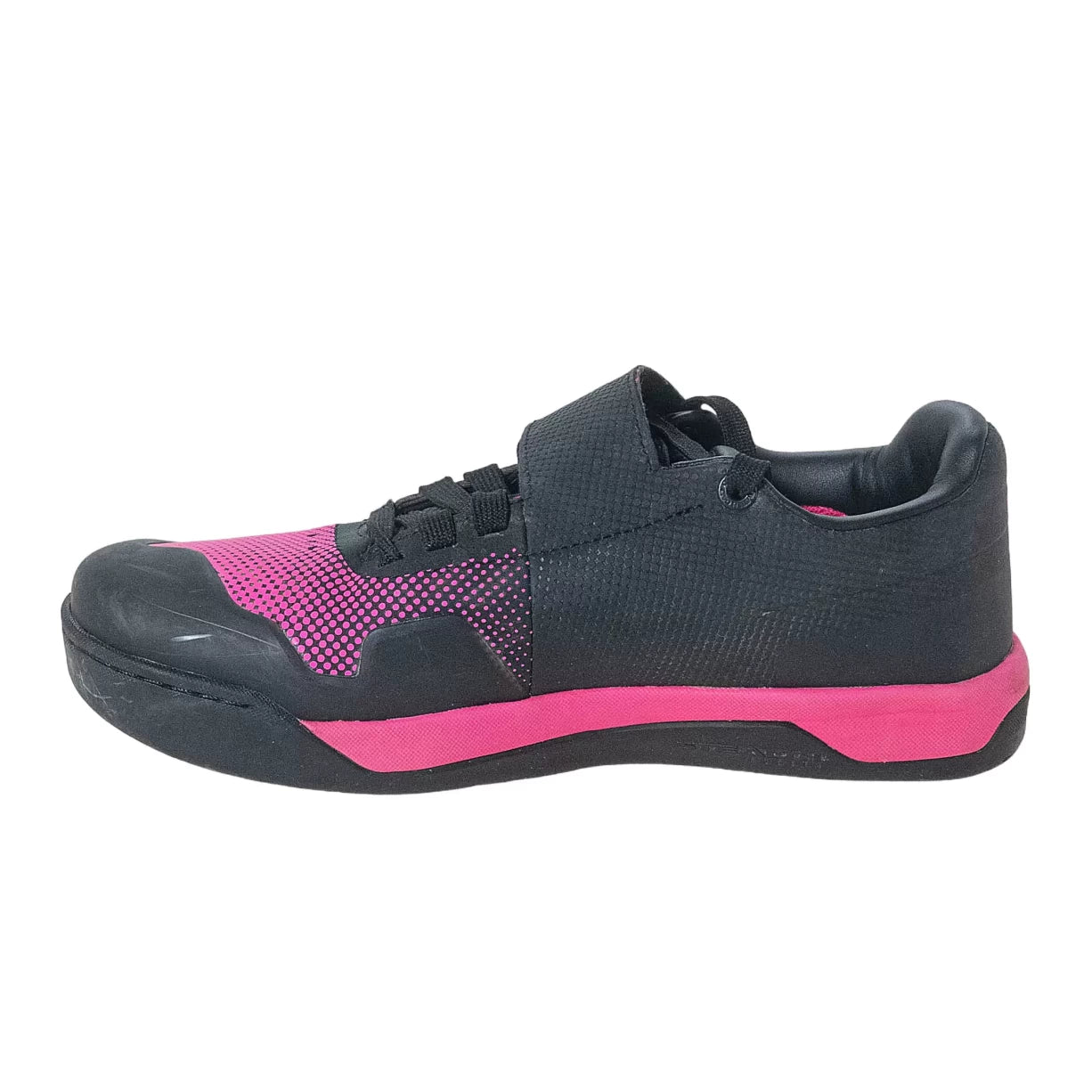 11Black/Pink