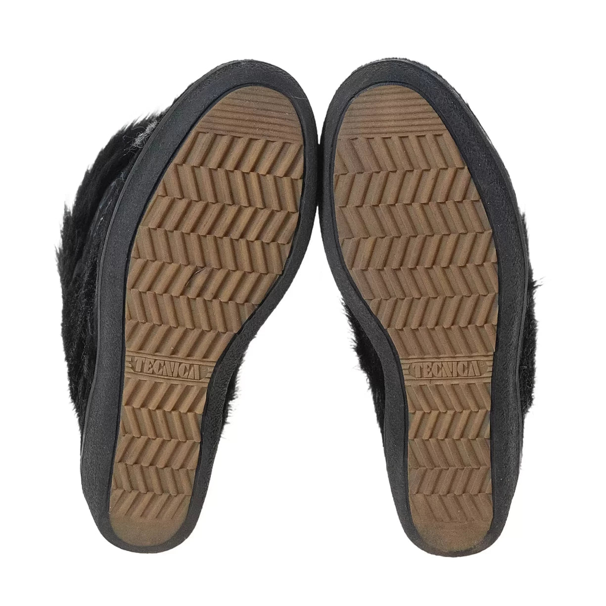 39.0Black