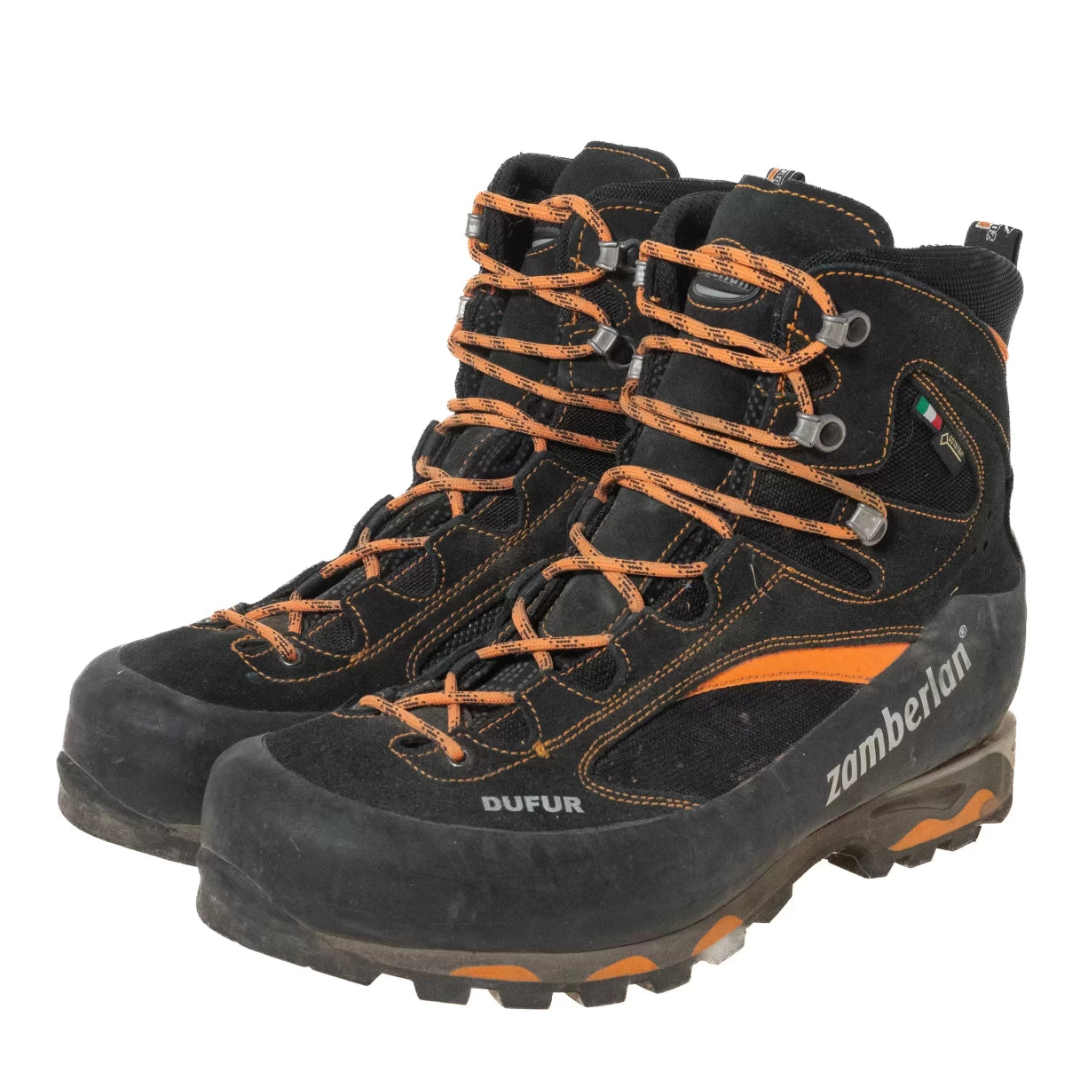 11Black/Tangerine Orange