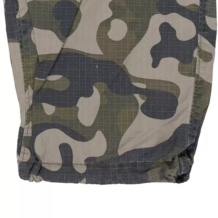 34" x 30"Camo