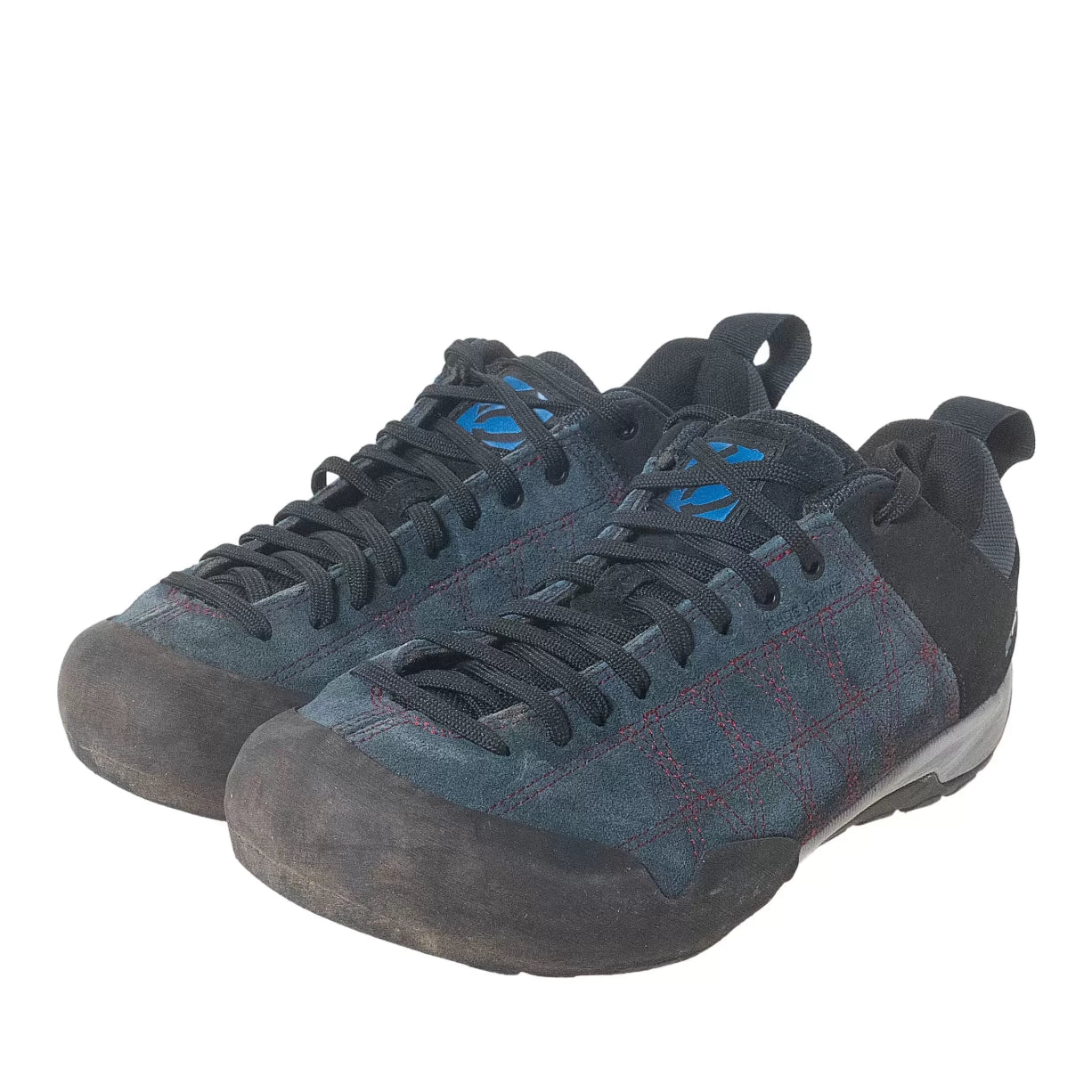 8Black/Blue