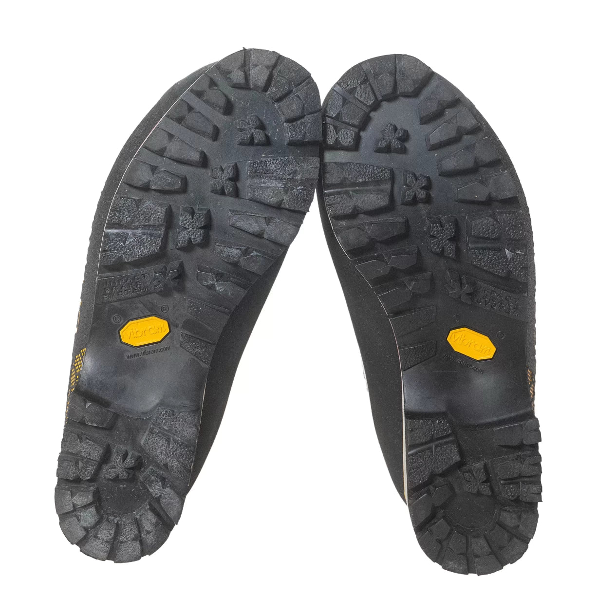 7.5Black/White
