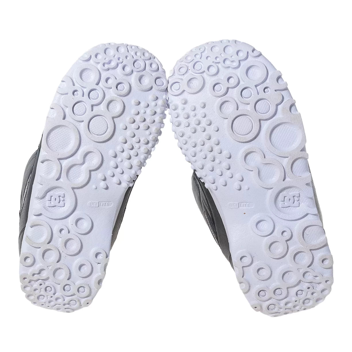 8.5Black/White
