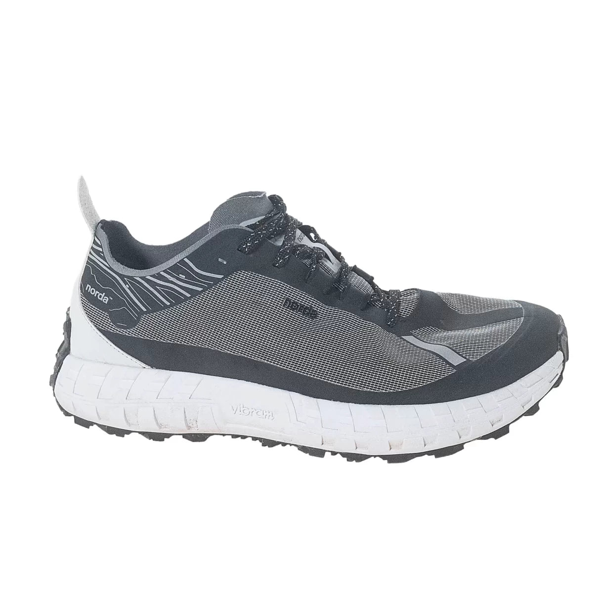 11Black/White