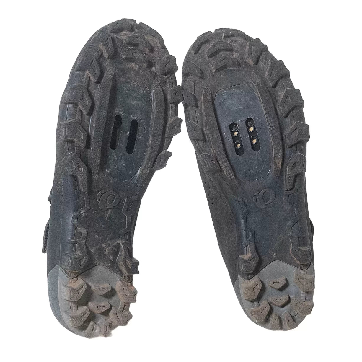 39.0Black