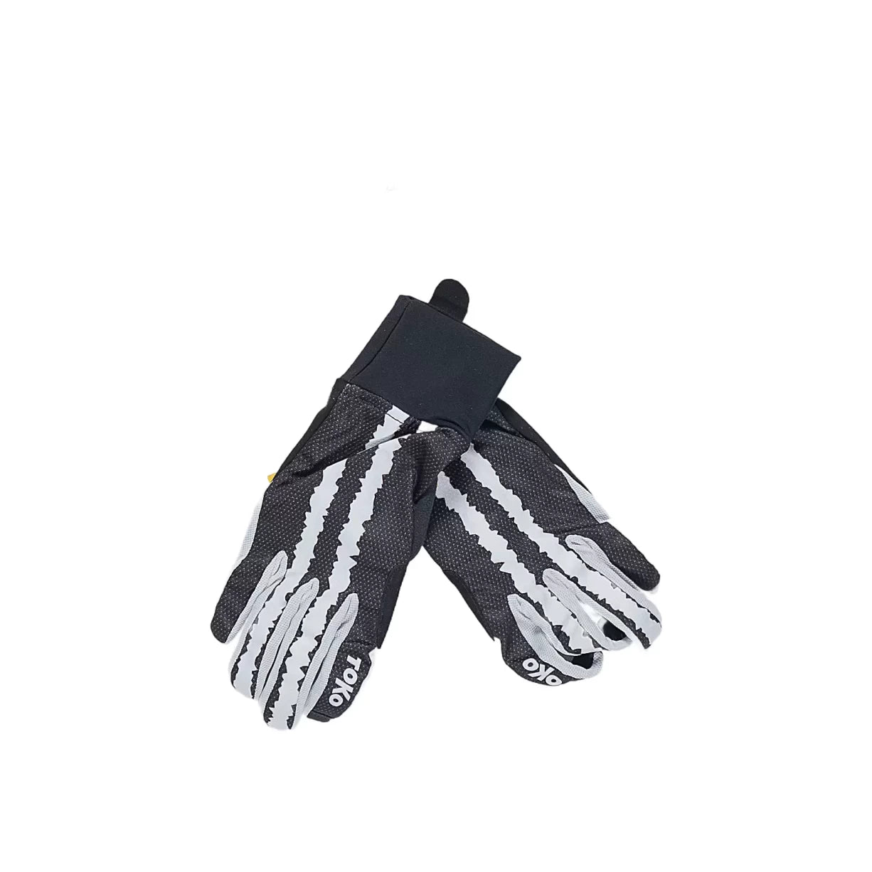 8Black/White