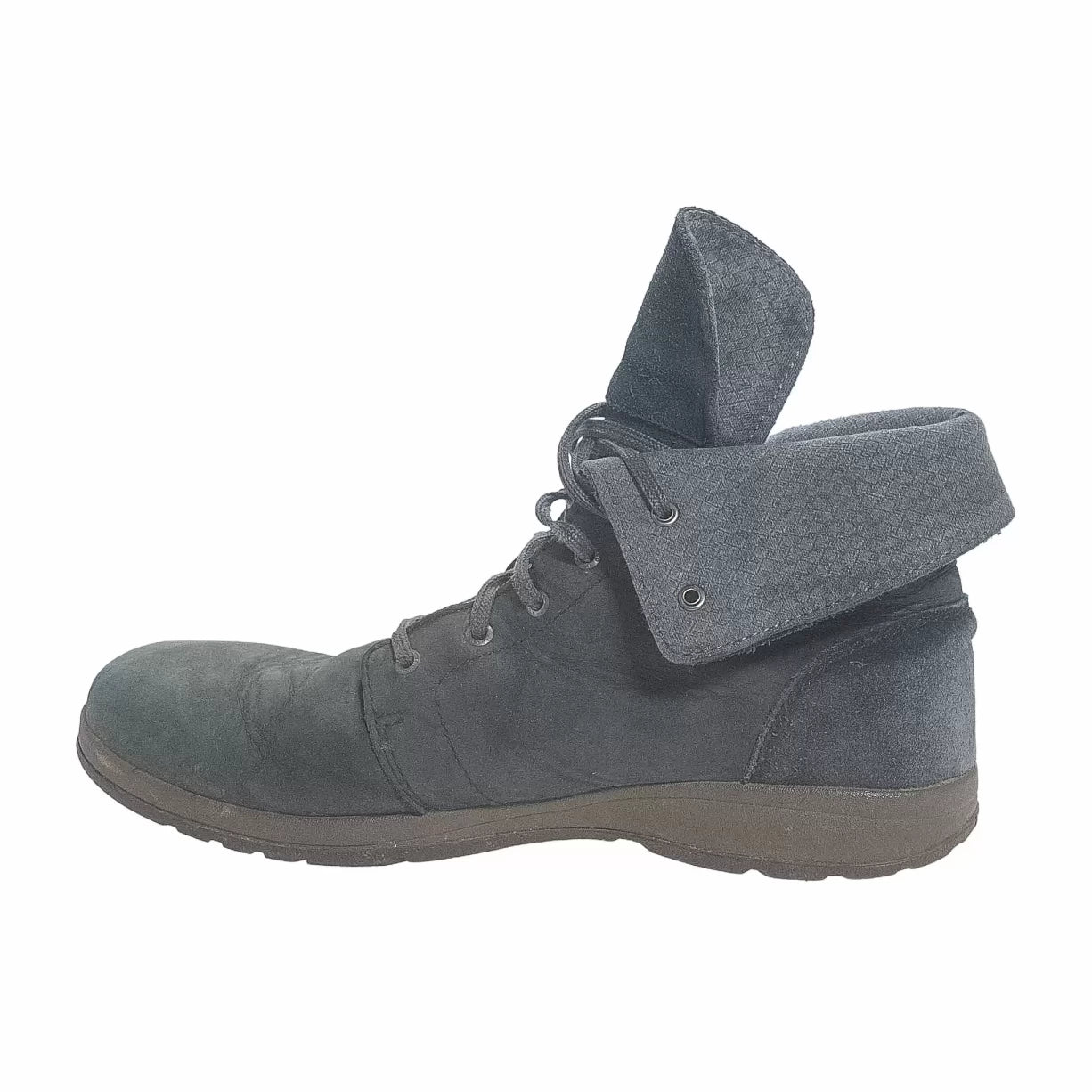 8Grey