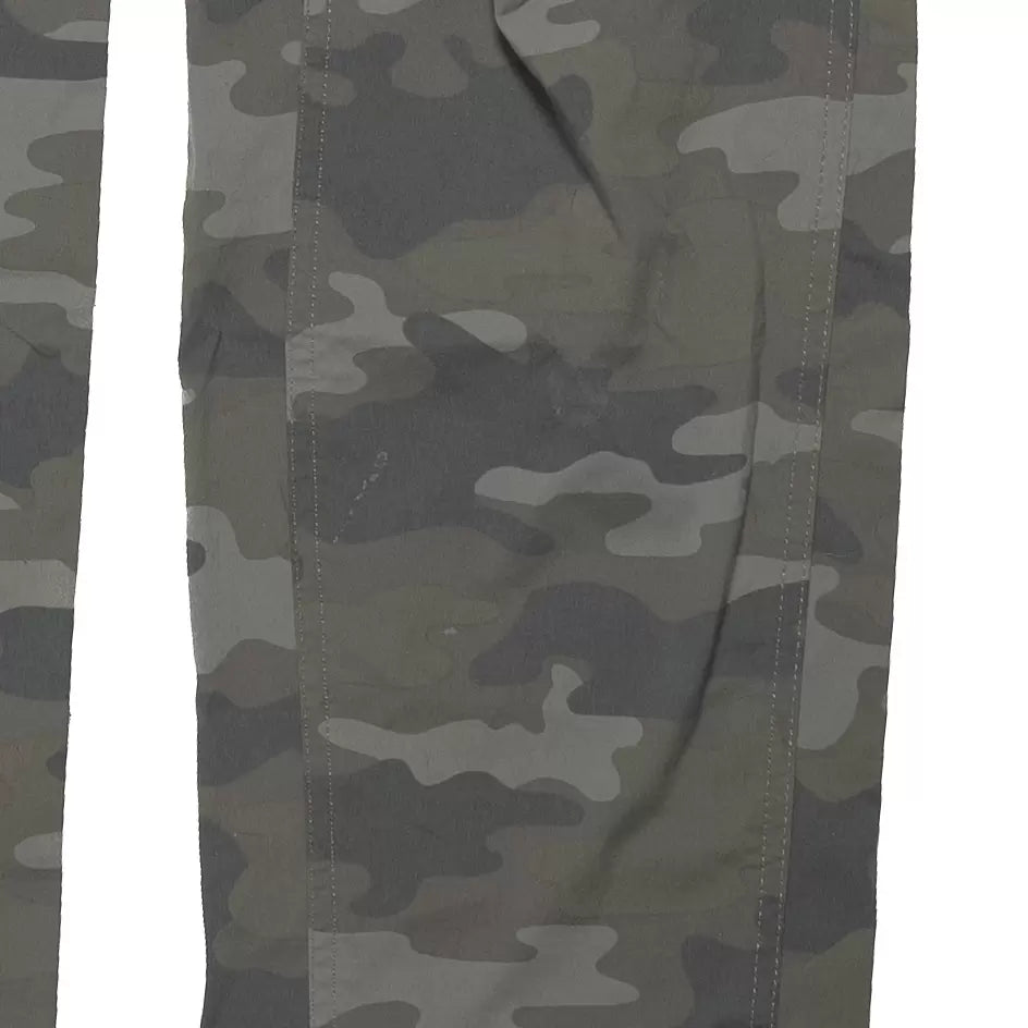 33" x 30"Camo