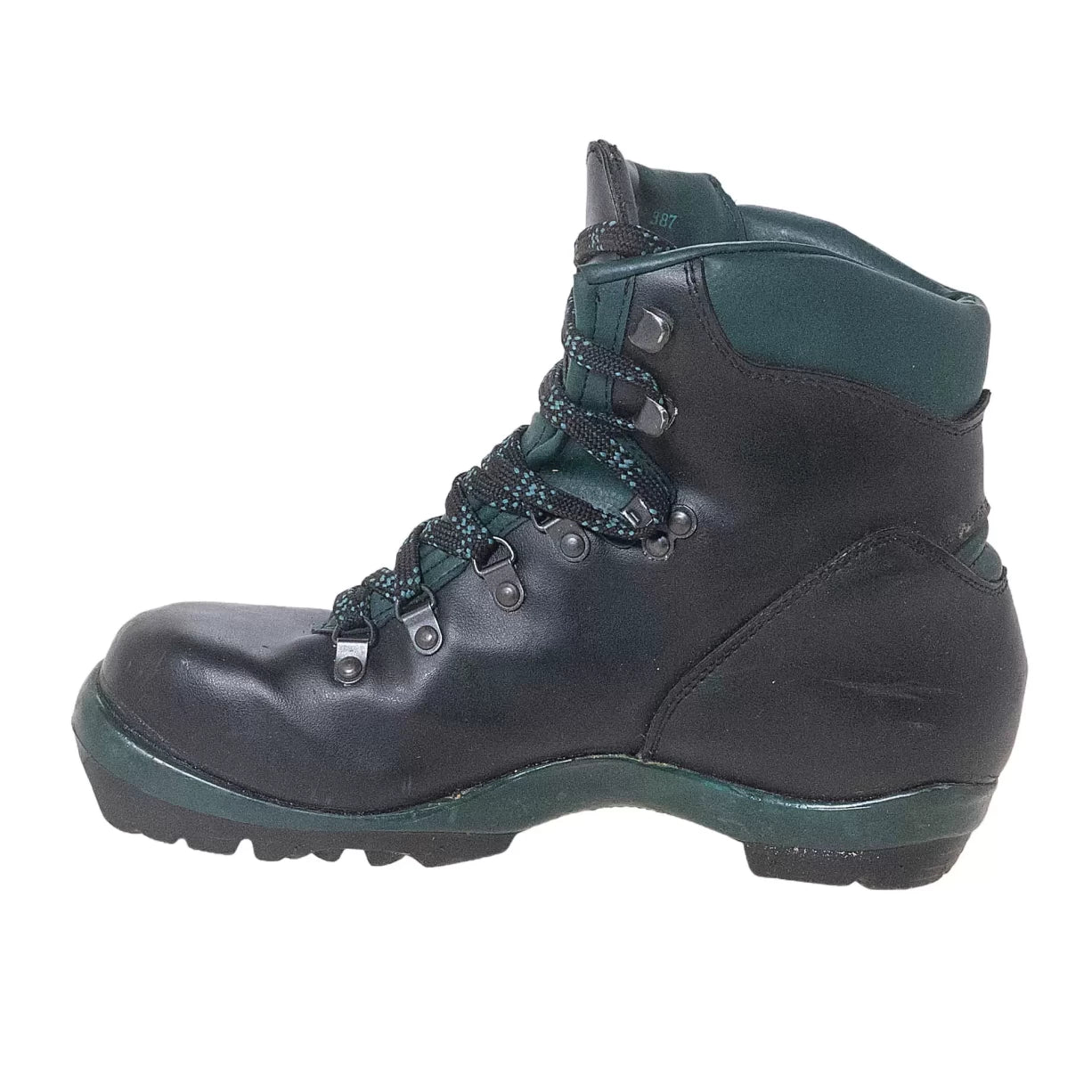 39.0Black