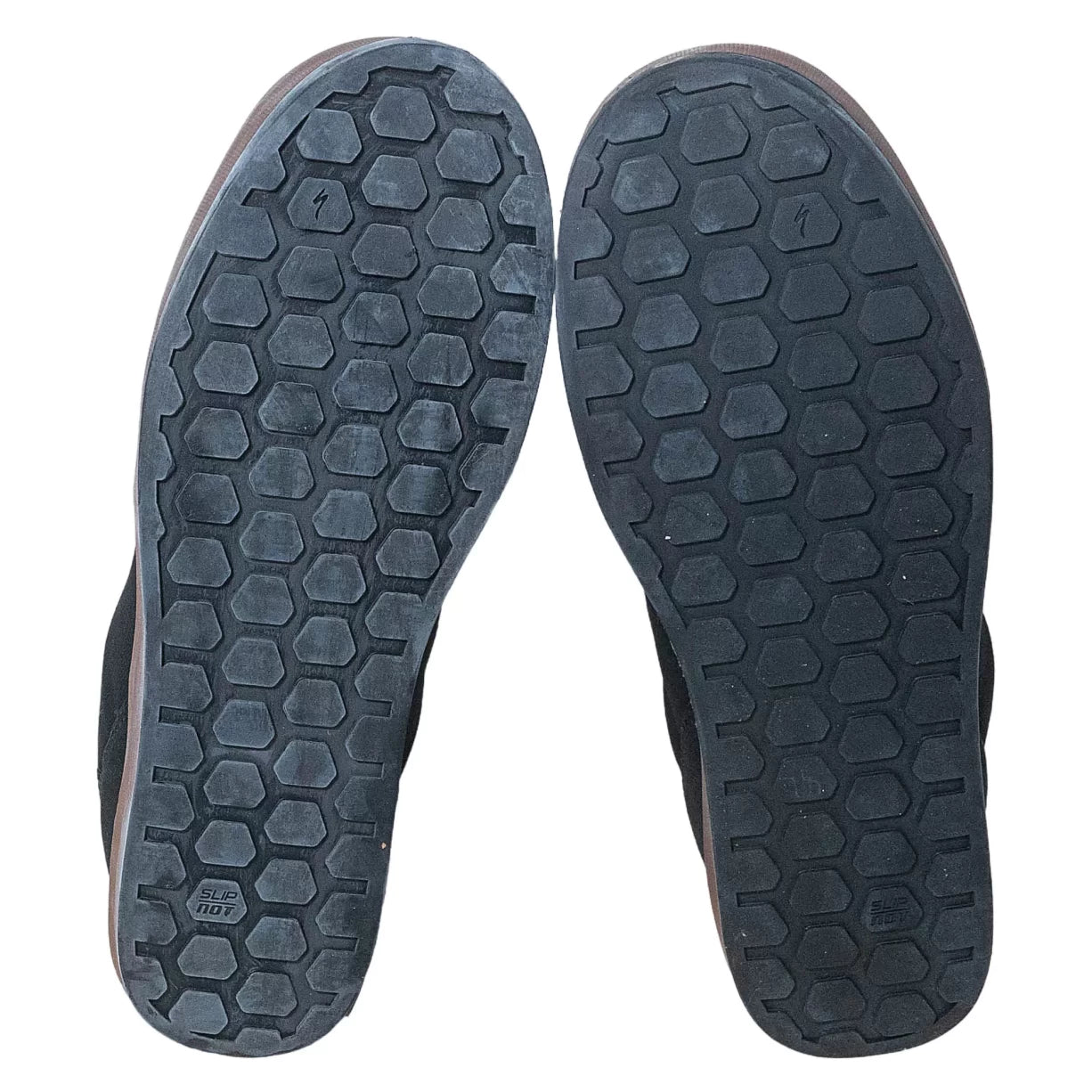 40Black/Brown