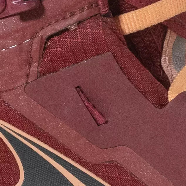 10Maroon