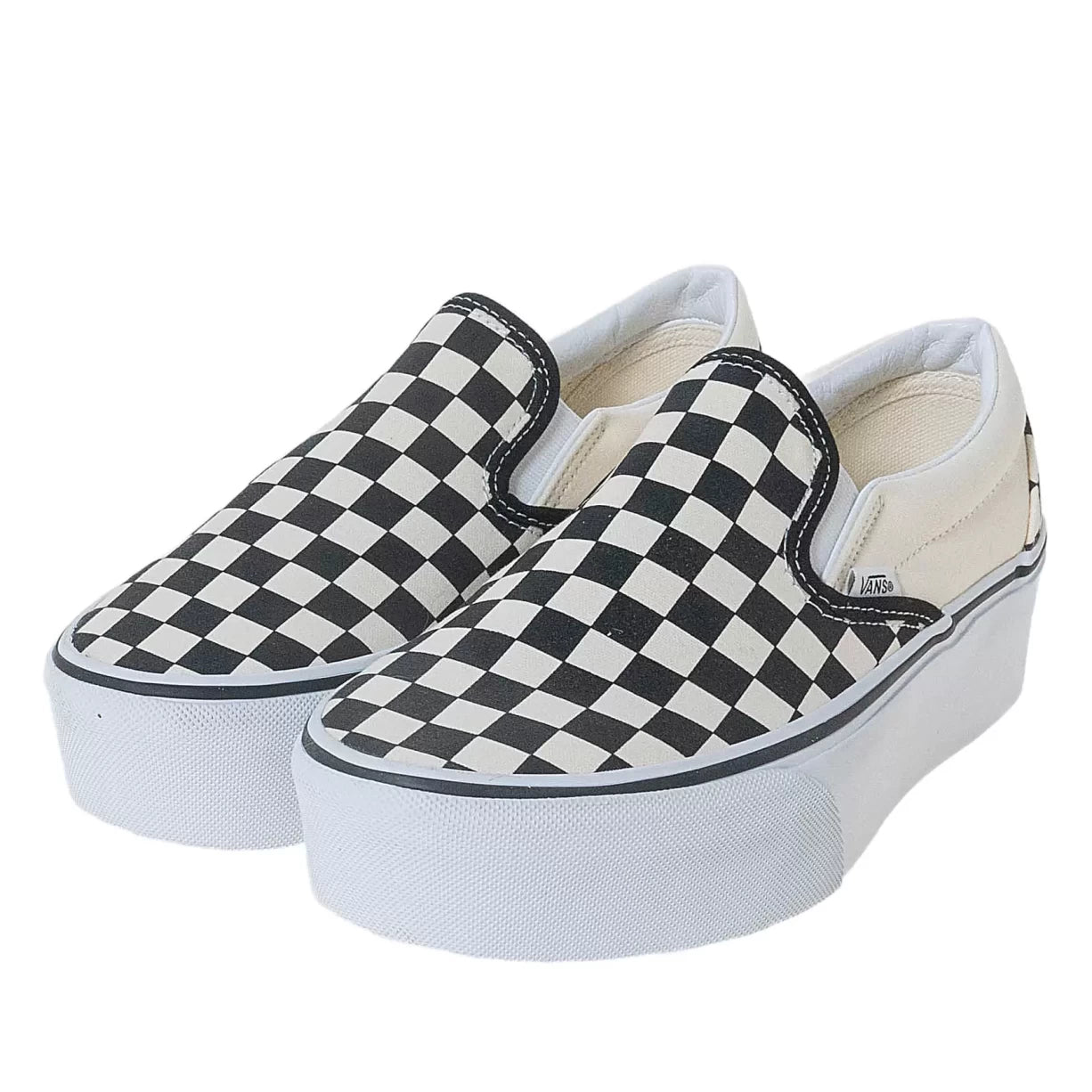 9Black/White