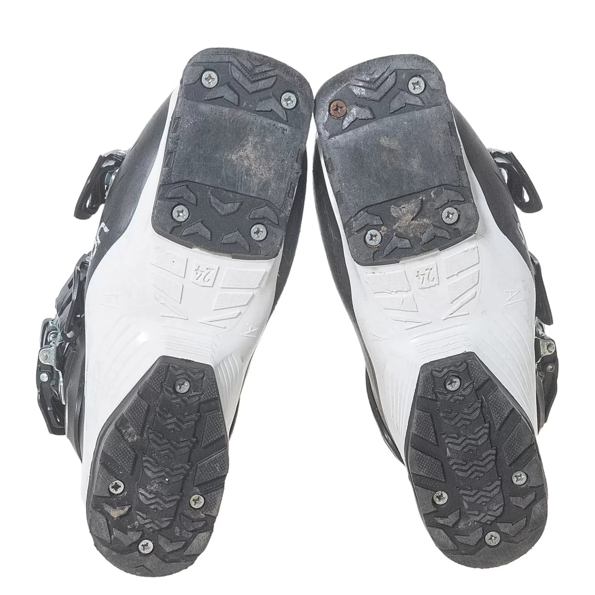 24.5Black/White