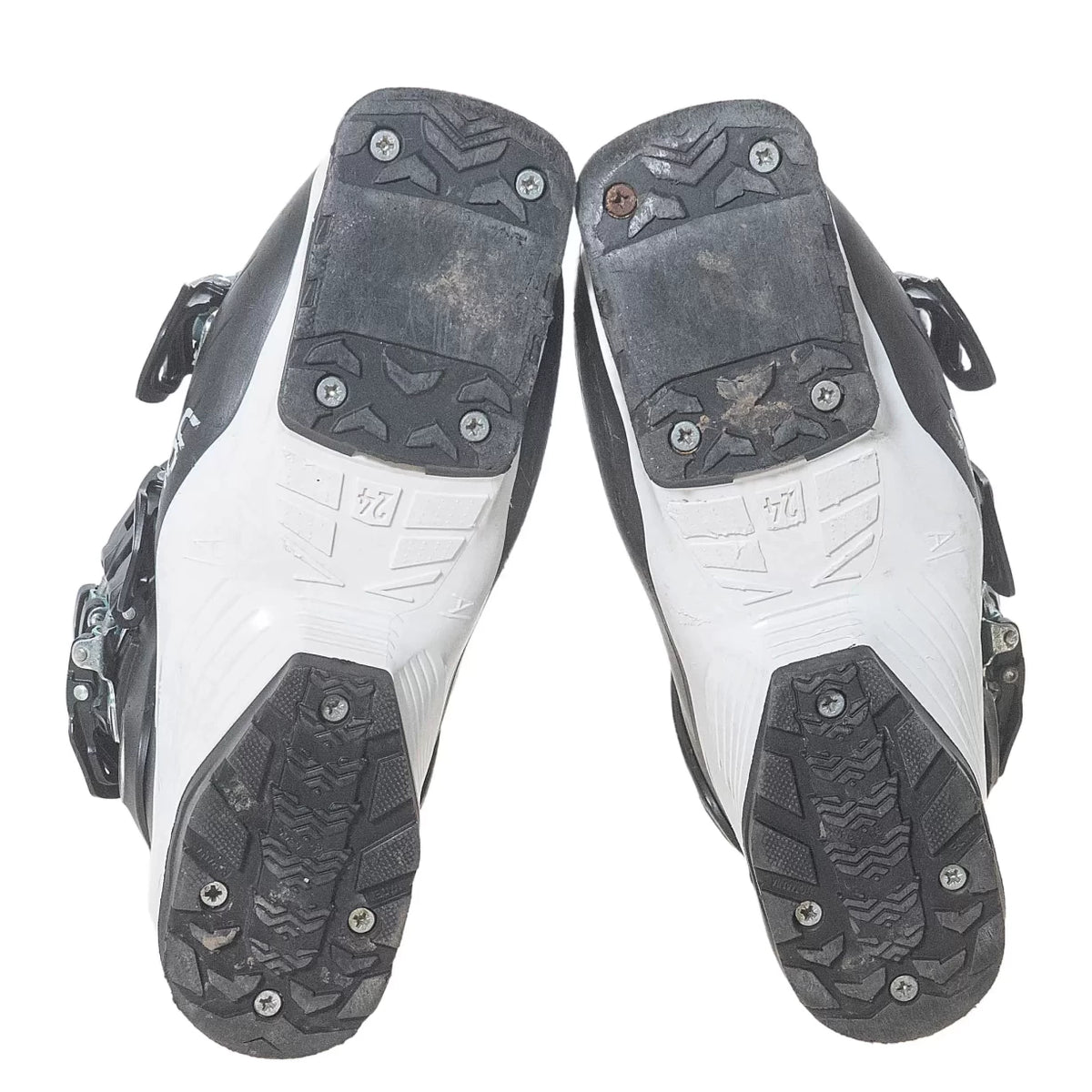 24.5Black/White