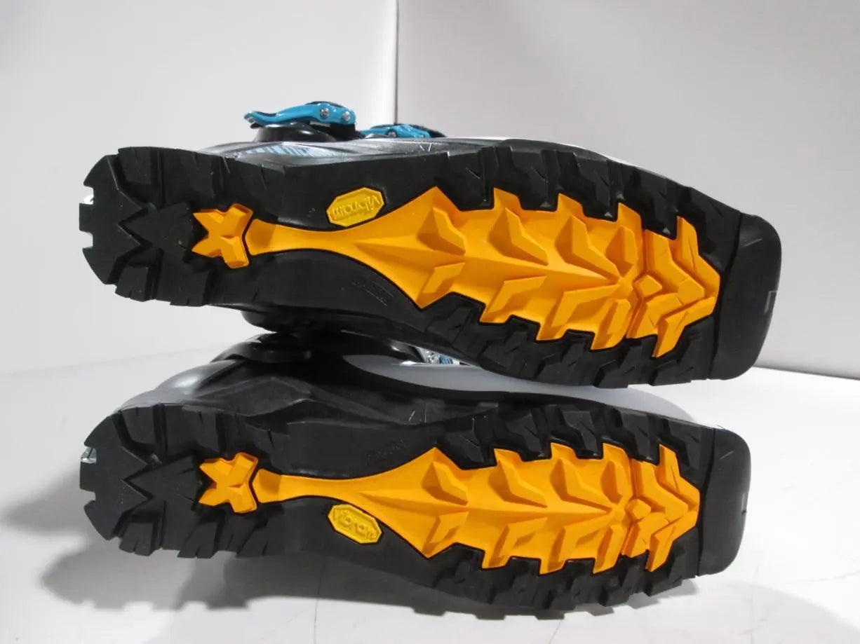 28.5White/Black/Azure