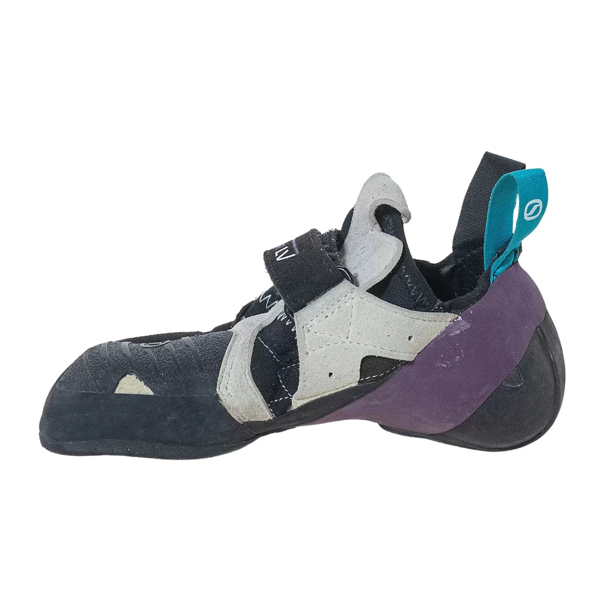 39.0Black