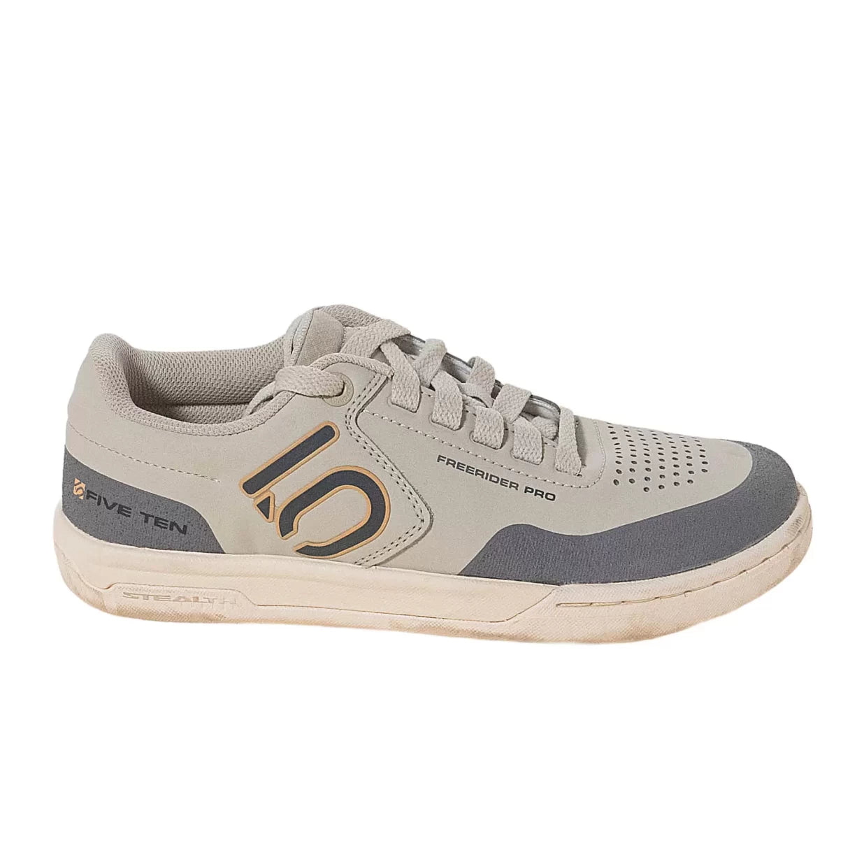 6Light Grey