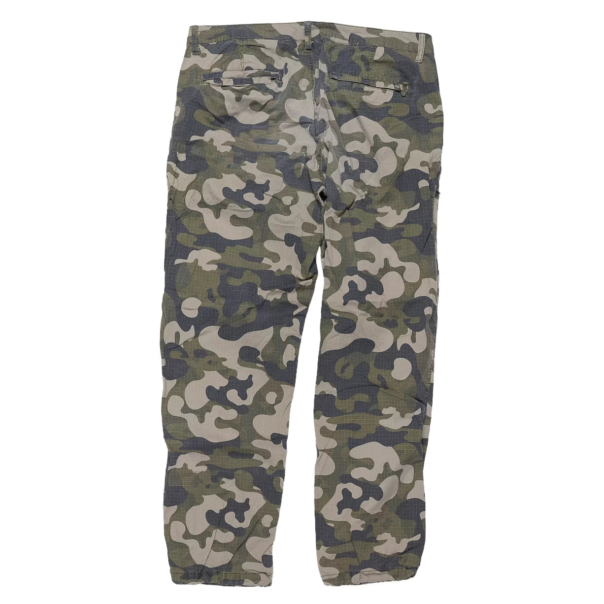 34" x 30"Camo