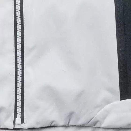 10Black/White