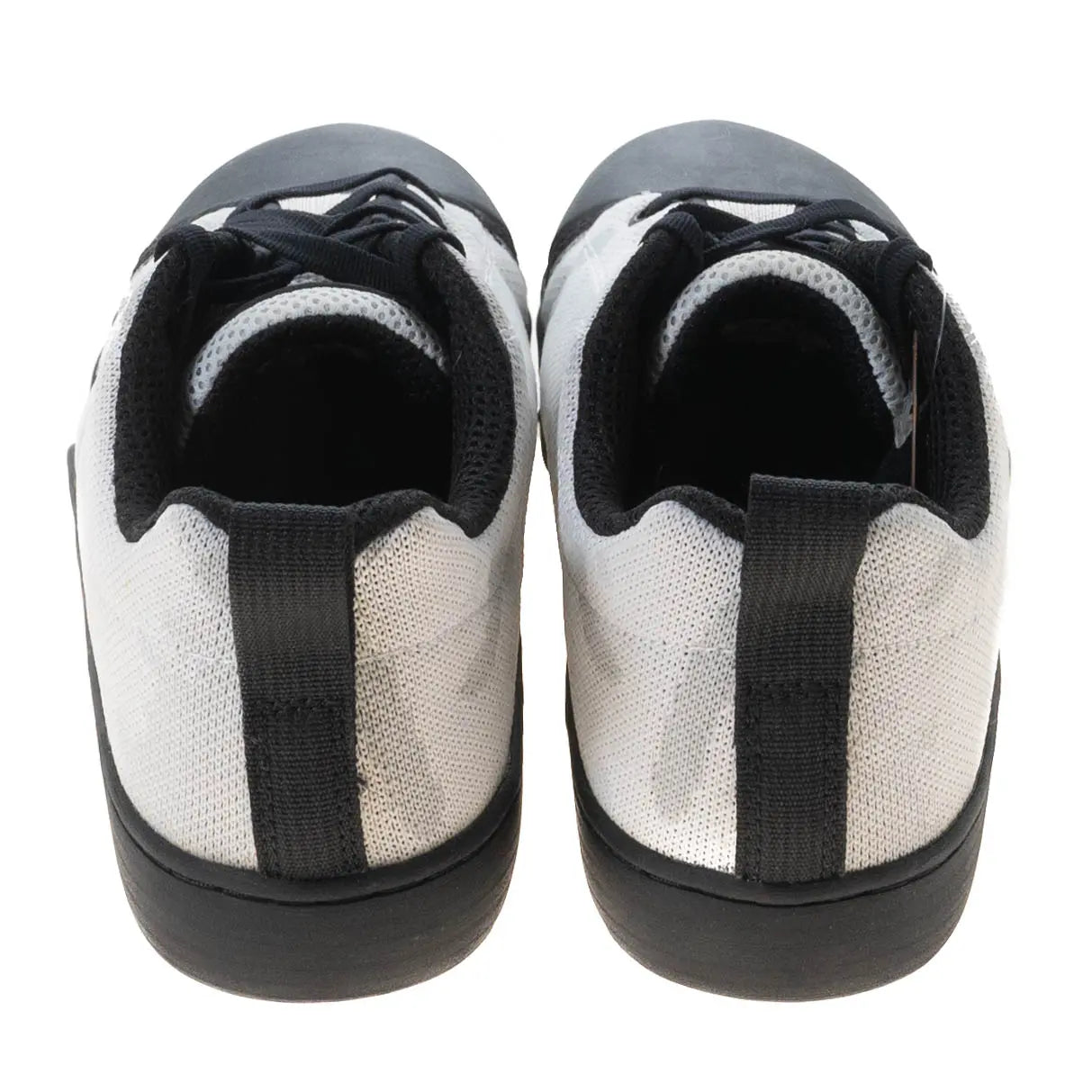 9.5White/Black