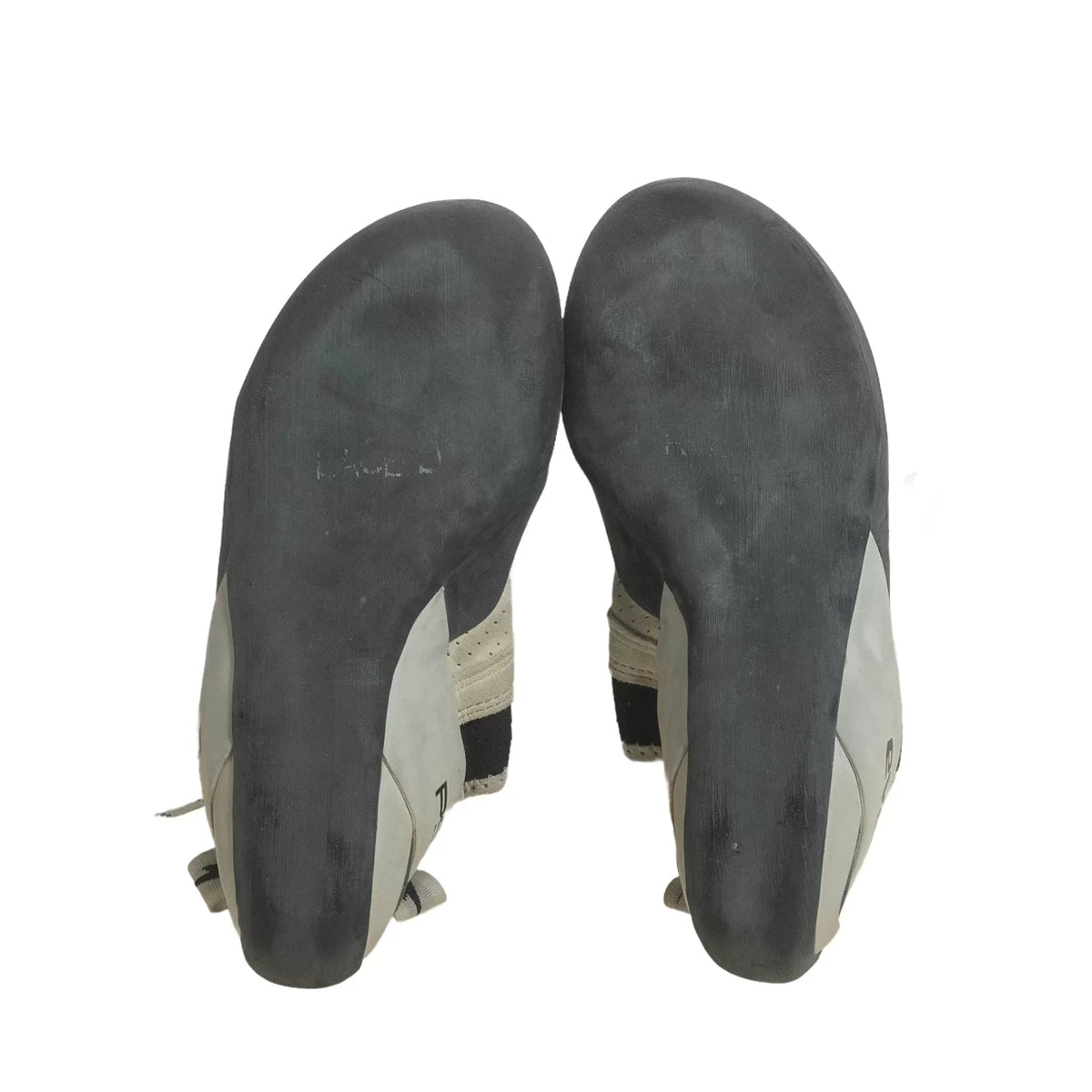 41.0Black/White