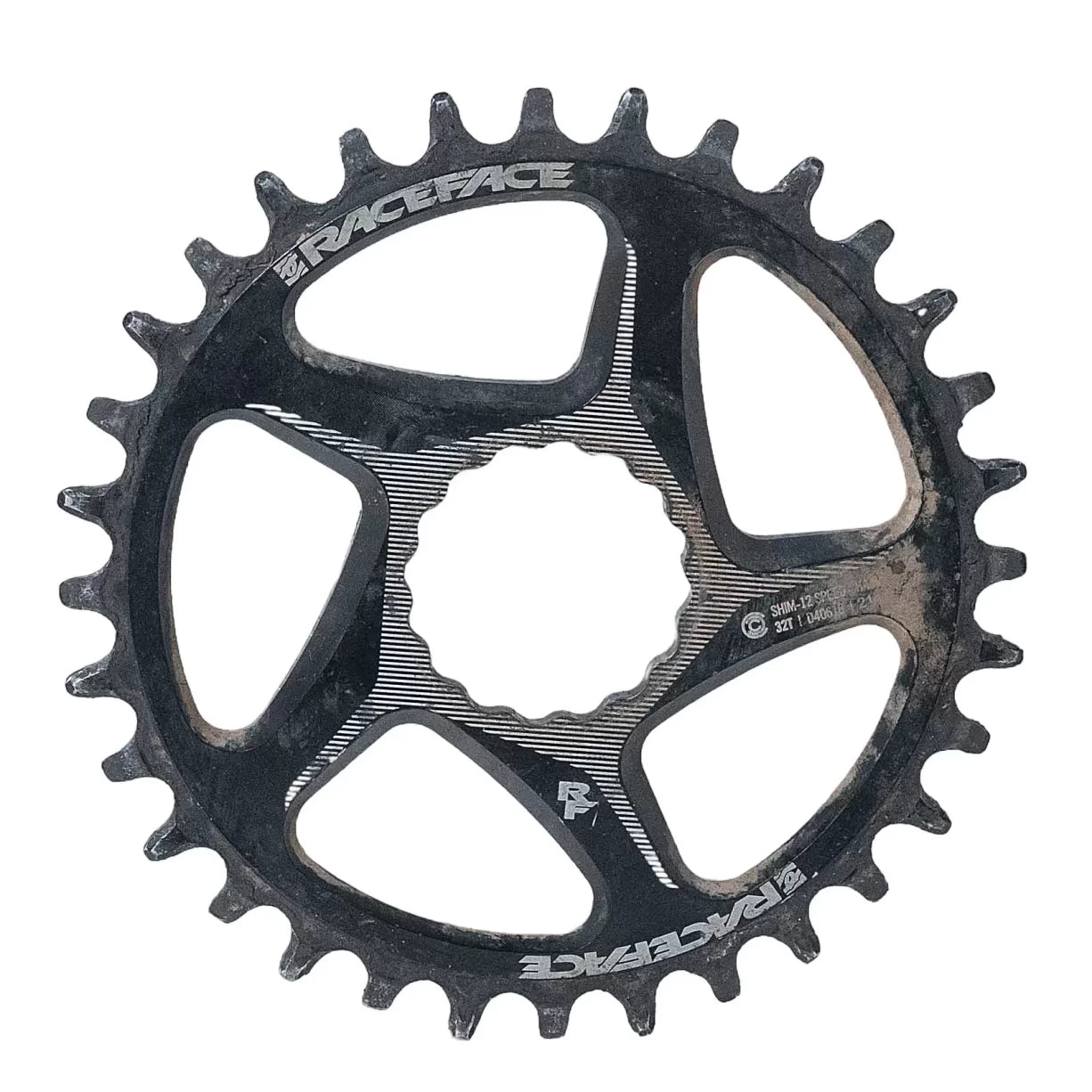 32TBlack
