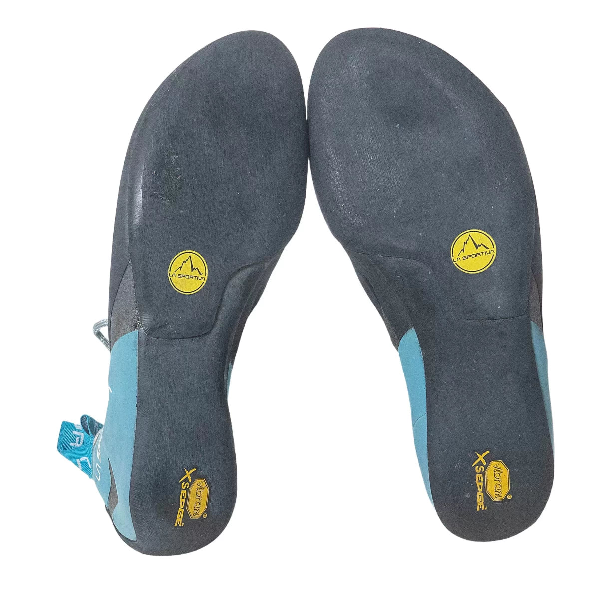 41.0Black/Blue