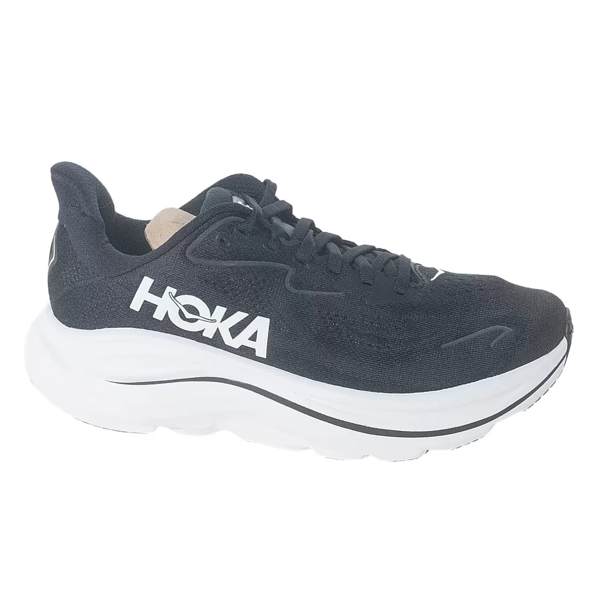 8Black/White