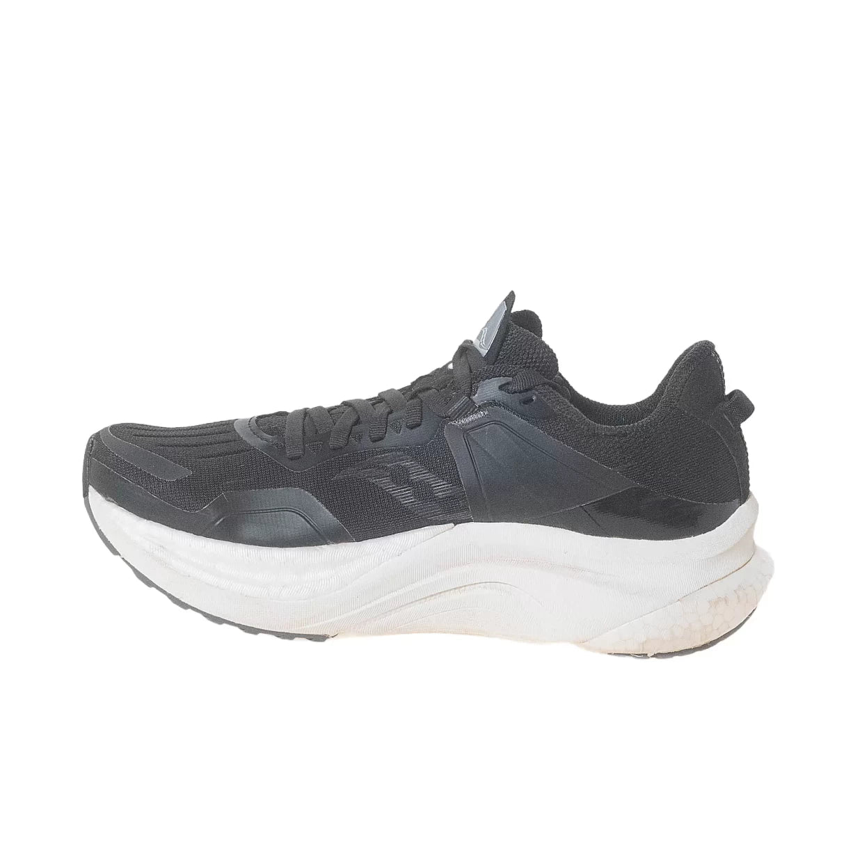 8Black/White