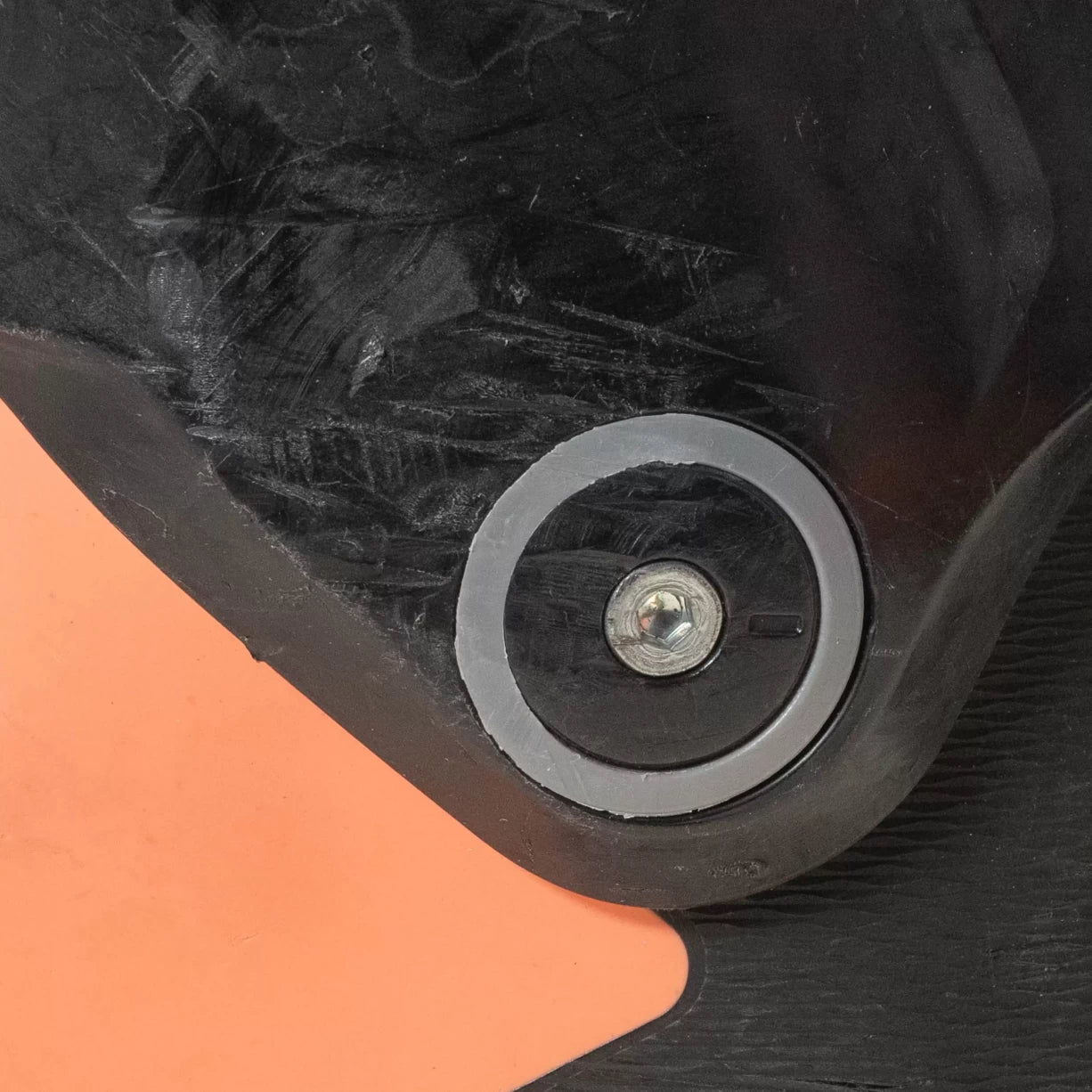 24/24.5Black / Orange