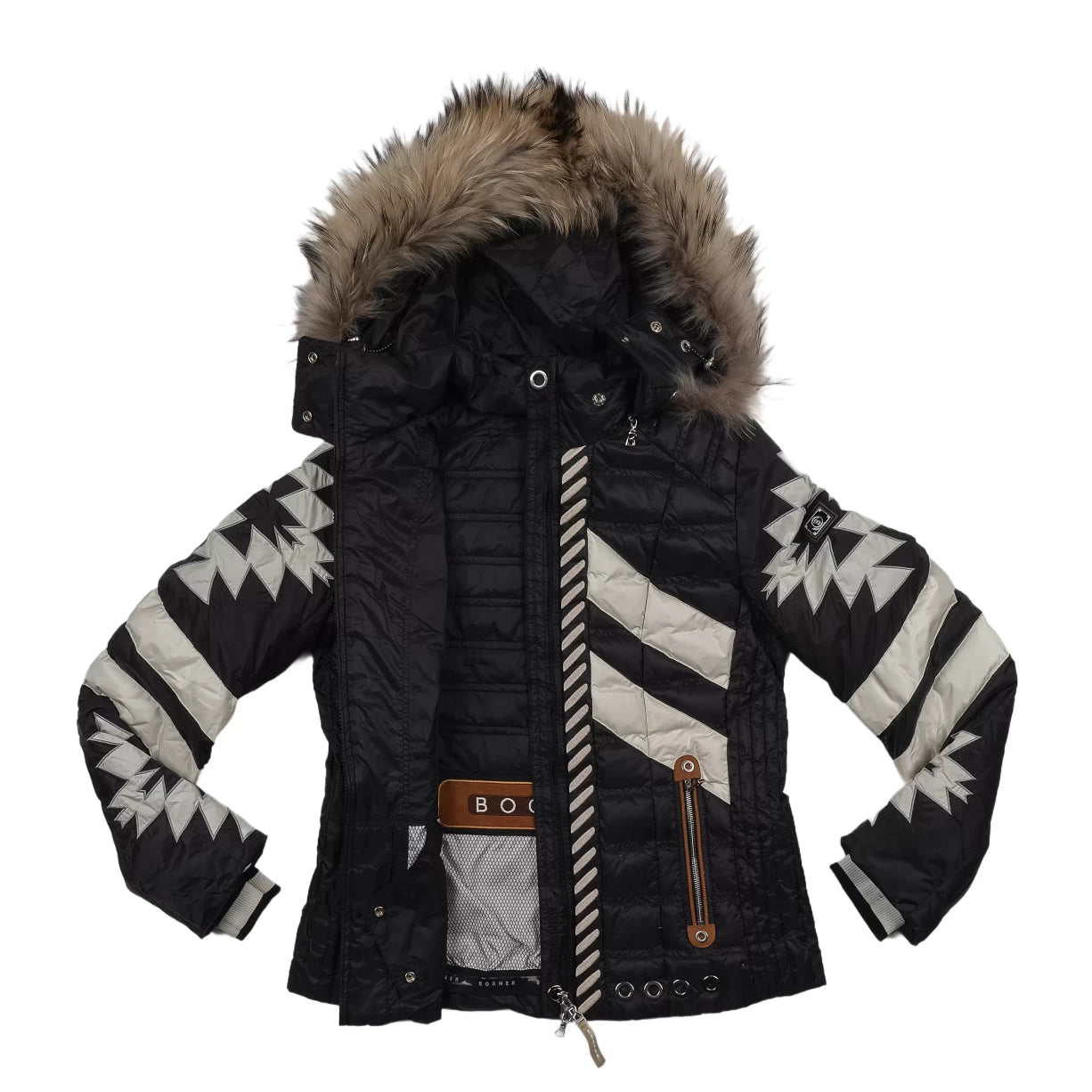 8Black/White