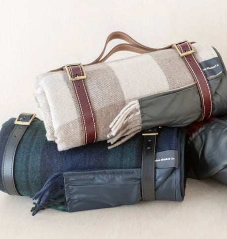 Insta-Recycled-Wool-Waterproof-Picnic-Blanket-in-Black-Watch-Tartan