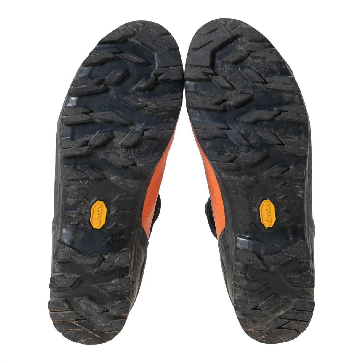 44.0Black/Orange
