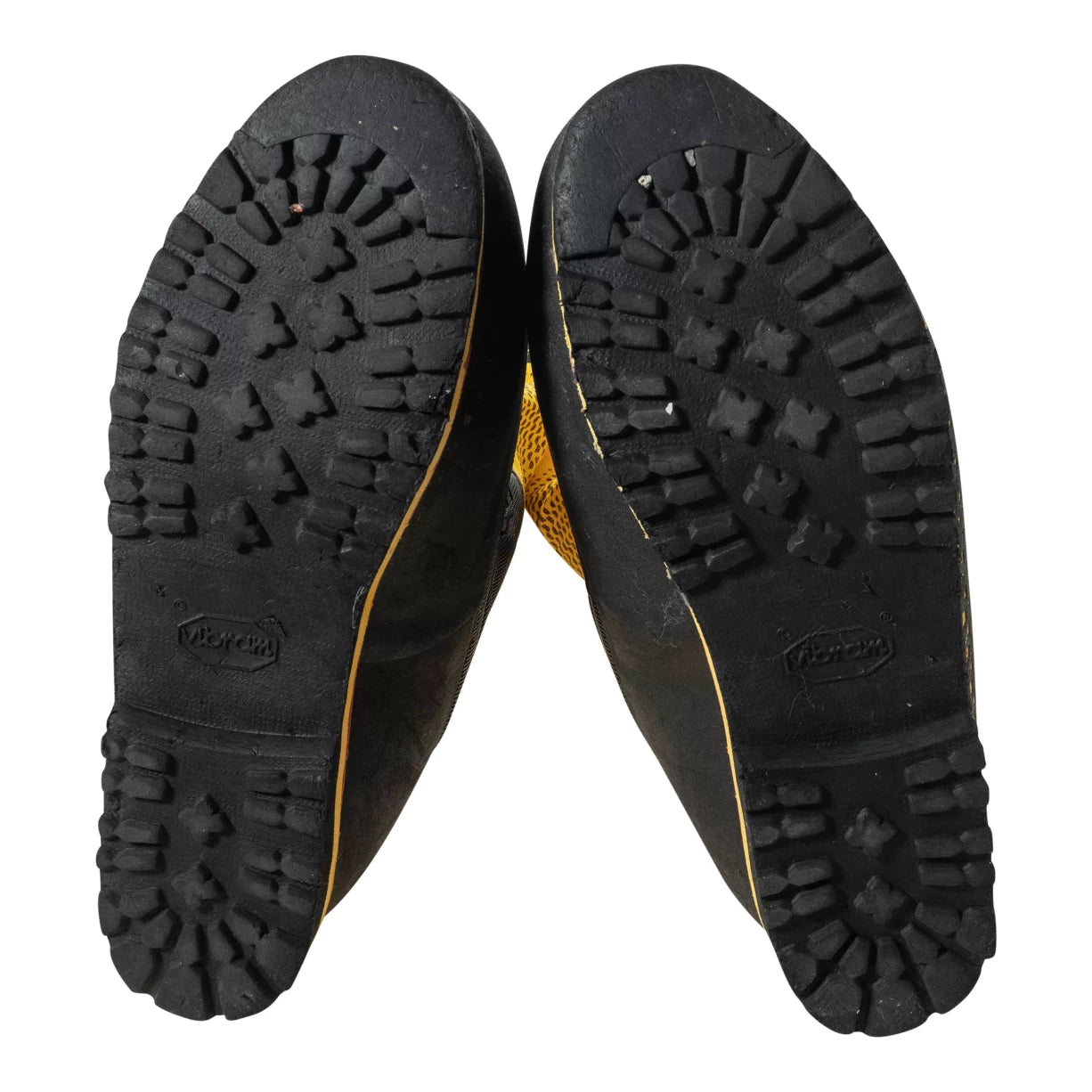 46Black/Yellow