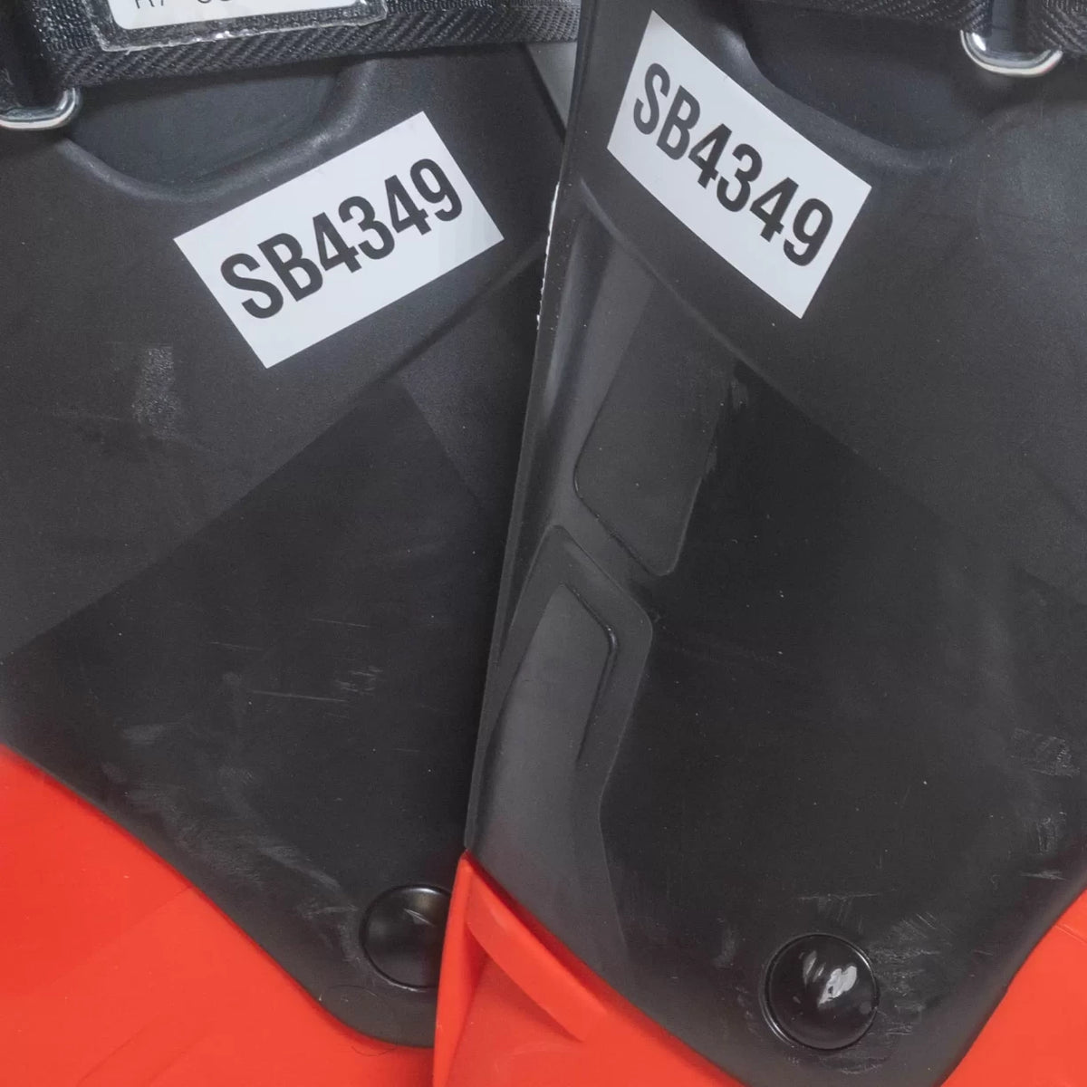 31.5Black/Red