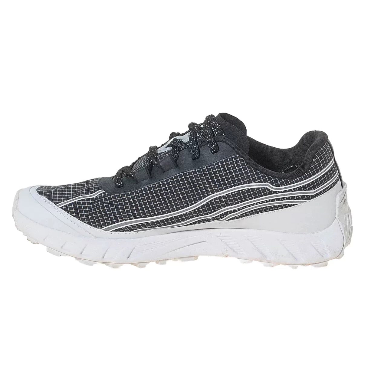 9.5Black/White