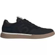 8Black/Black/Gum