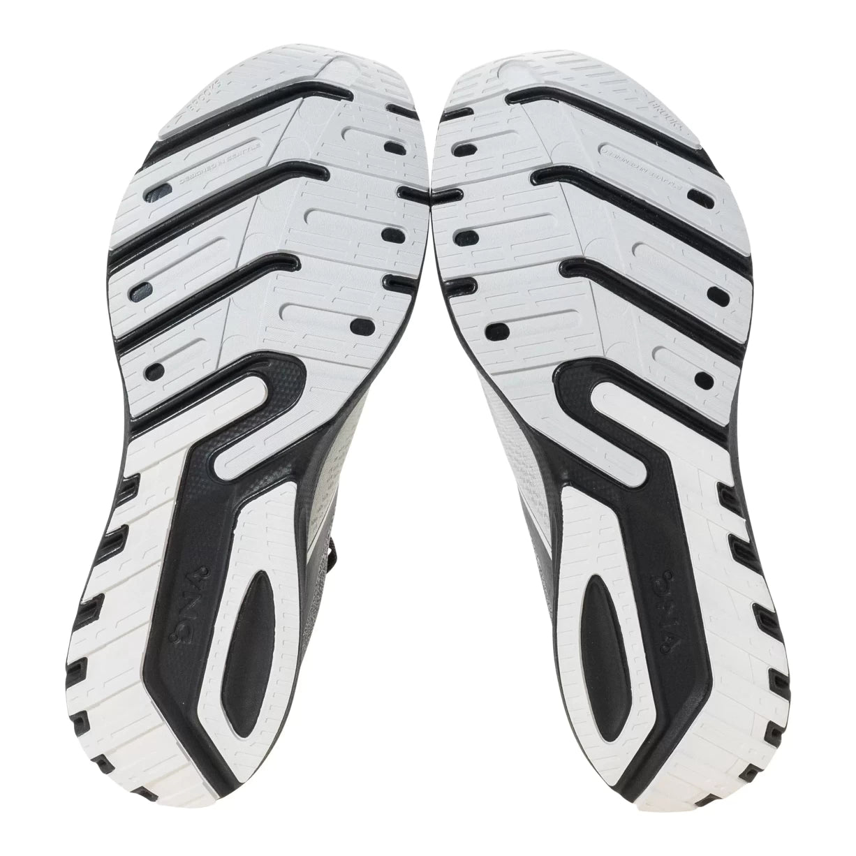 11.5Black/White