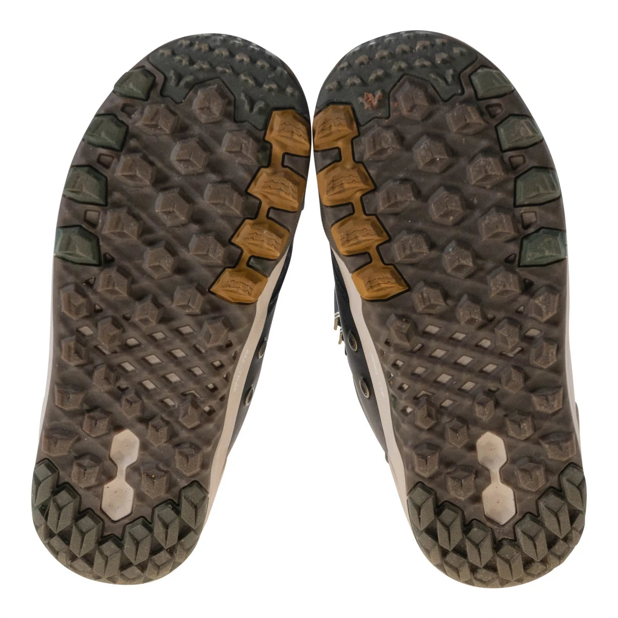 8Black/Olive