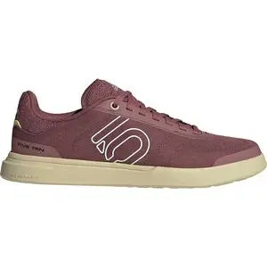 8Quiet Crimson/Ftwr White/Sandy Beige
