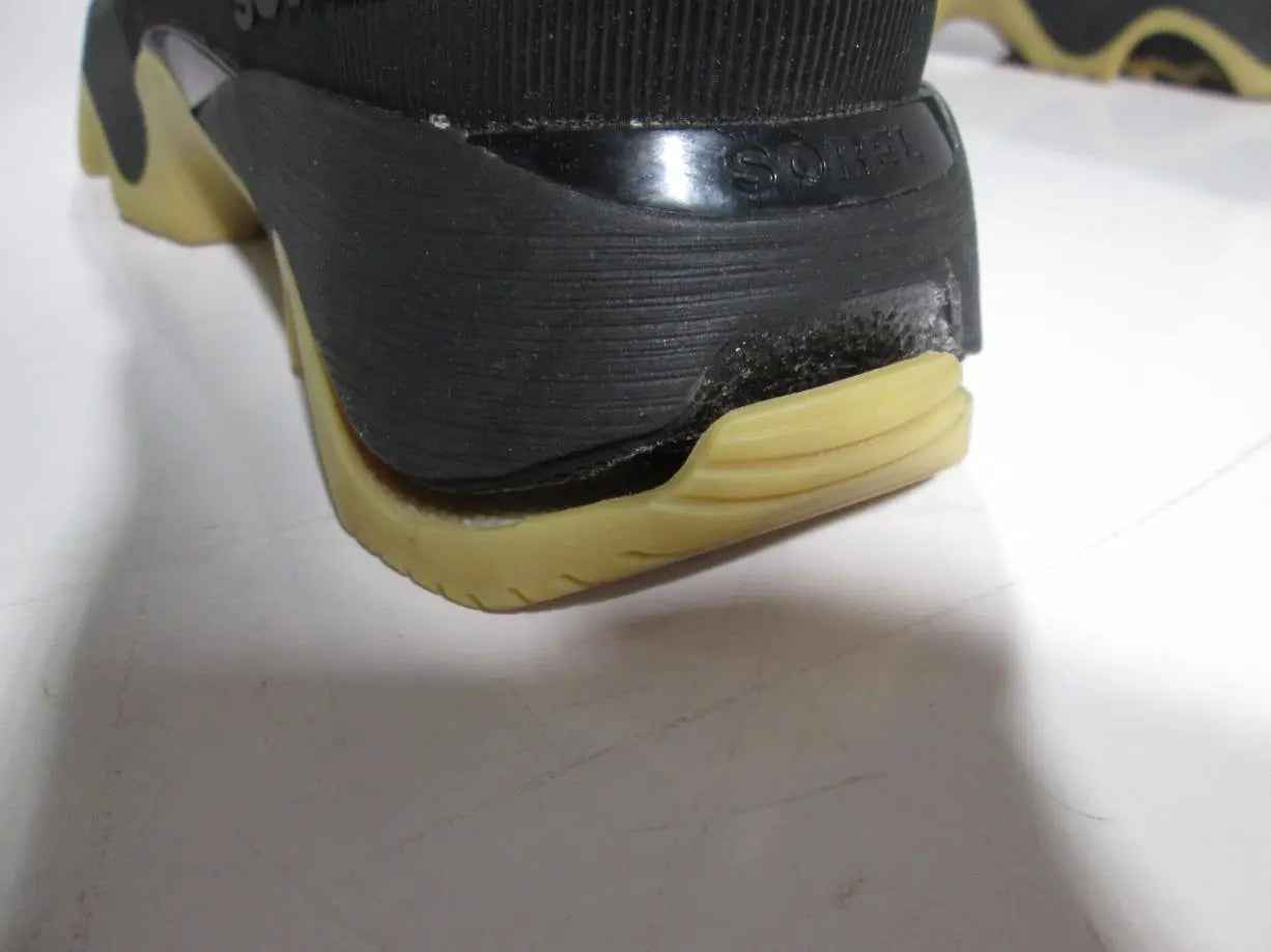 8Black/Sea Salt