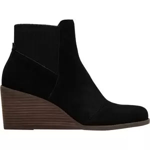 7.5Black Suede