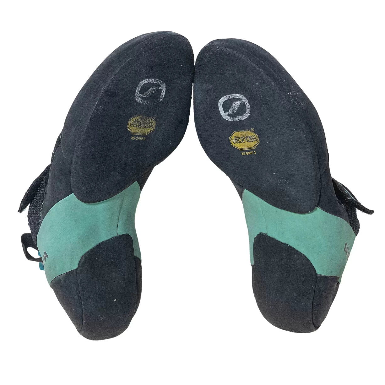 39.0Black