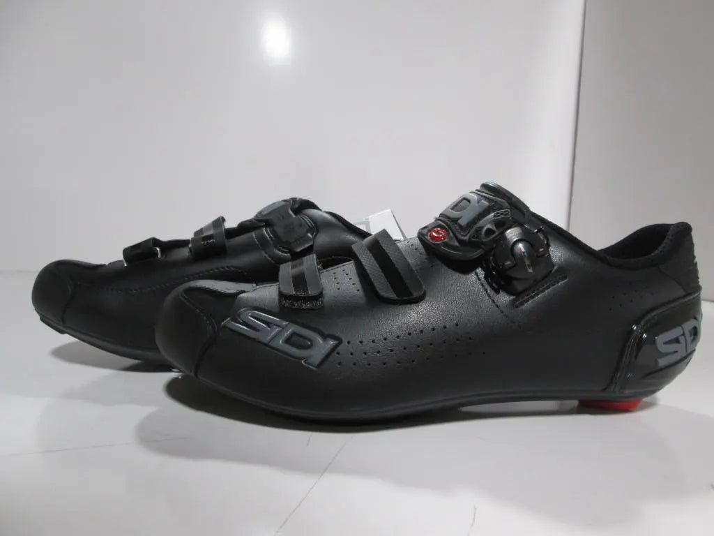 45Black/Black