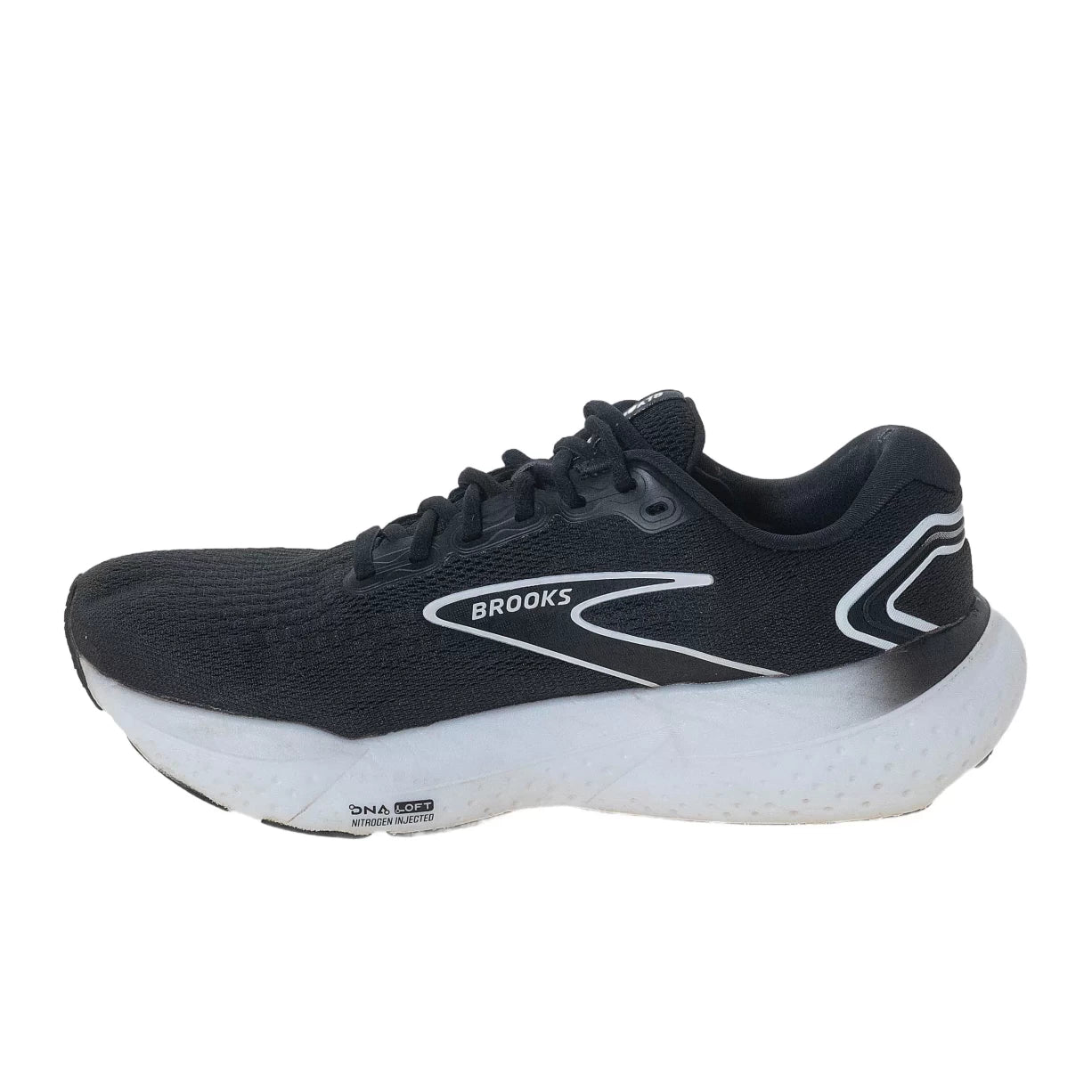 9Black/White