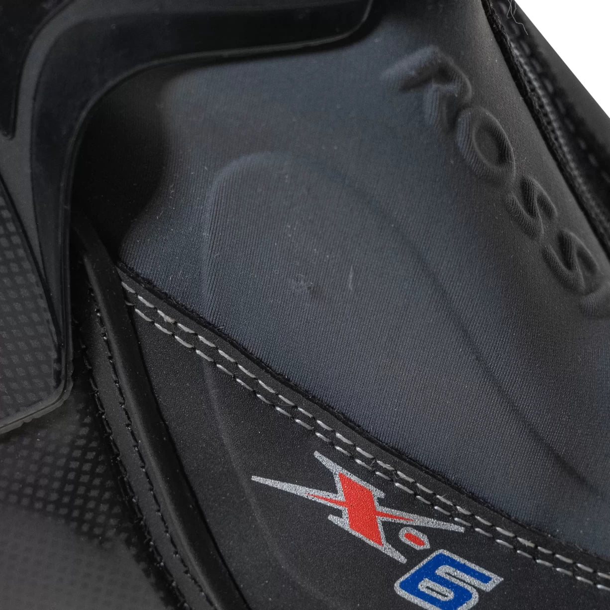 39.0Black