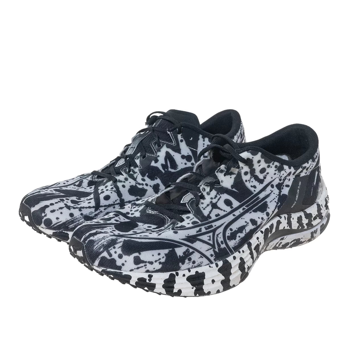 14Black/White
